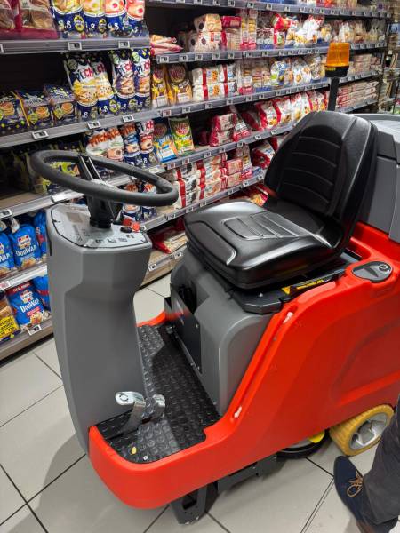 entreprise de nettoyage boutiques et magasins avec nettoyage des vitres frejus saint Raphael 83